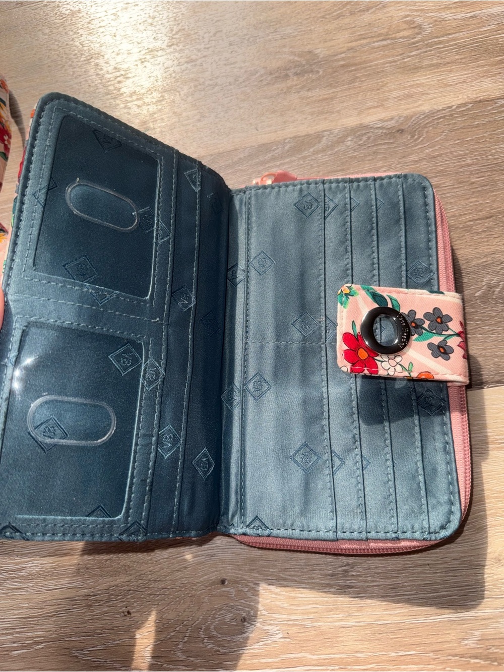 Vera Bradley Prairie Paisley Triple Zip Hipster Crossbody + RFID Turnlock Wallet - Picture 9 of 10